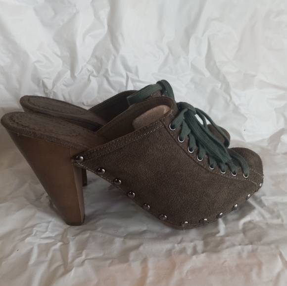Bumper Clogs Moss Green Microsuede Size 8.5 Laced-Up Design - Picture 1 of 11